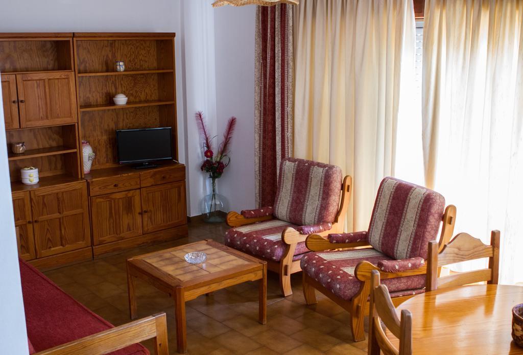 Columbia Apartamentos Turisticos Портиман Екстериор снимка