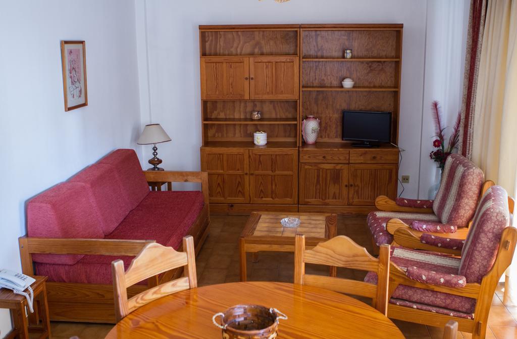 Columbia Apartamentos Turisticos Портиман Екстериор снимка